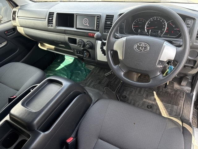 TOYOTA HIACE 2018
