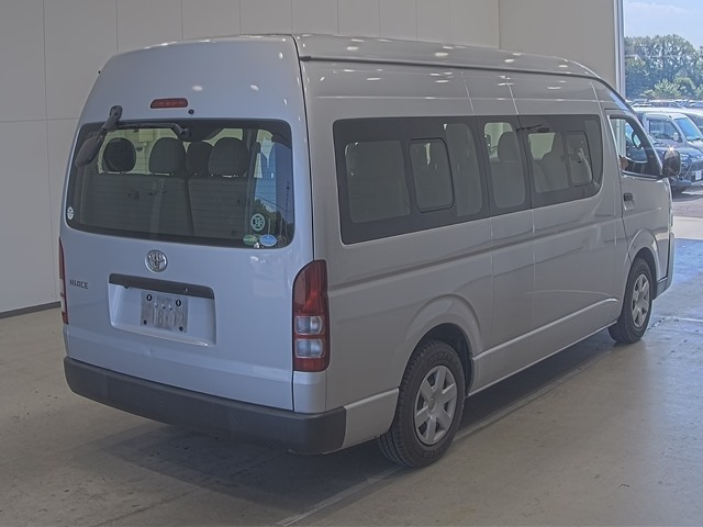 TOYOTA HIACE 2018