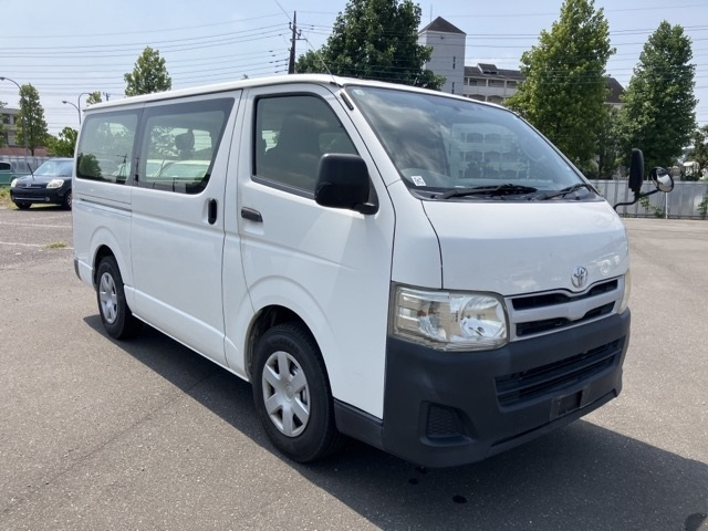 TOYOTA HIACE VAN 2012