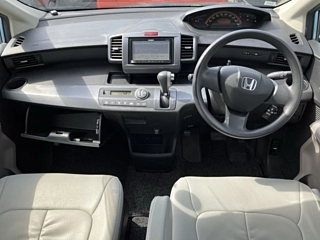 HONDA FREED 2010