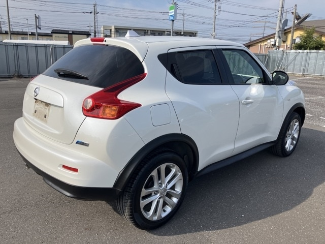 NISSAN JUKE 2012