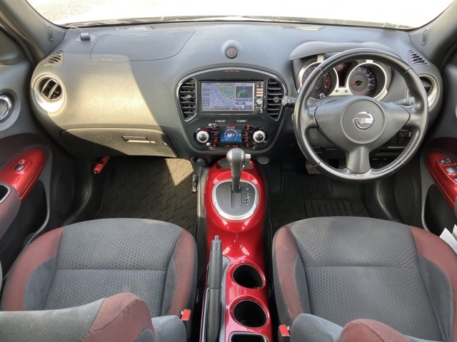NISSAN JUKE 2012