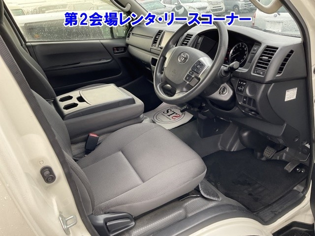 TOYOTA HIACE VAN 2020