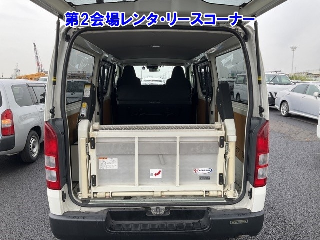 TOYOTA HIACE VAN 2020