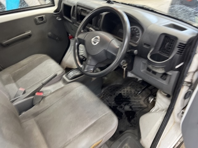 NISSAN CLIPPER TRUCK 2011