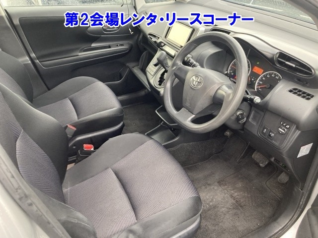 TOYOTA WISH 2013