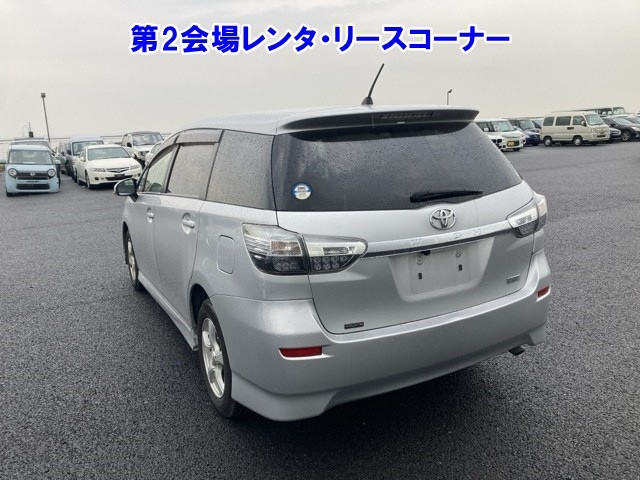 TOYOTA WISH 2013