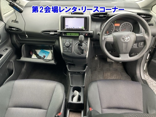 TOYOTA WISH 2013