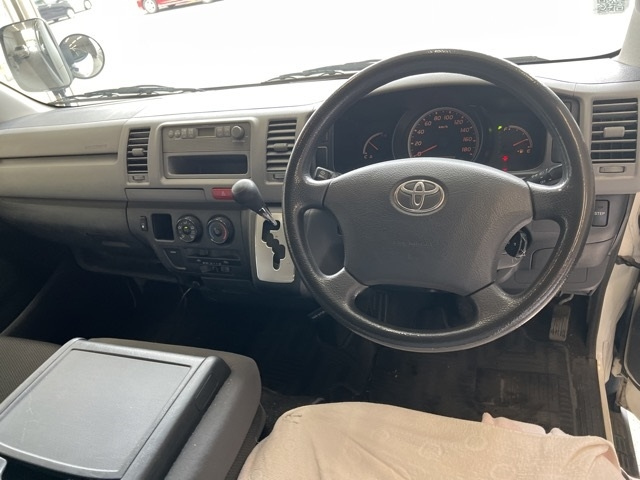 TOYOTA HIACE VAN 2012