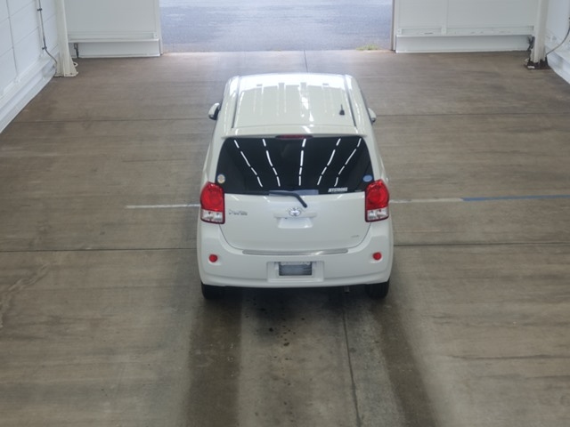 TOYOTA PORTE 2013