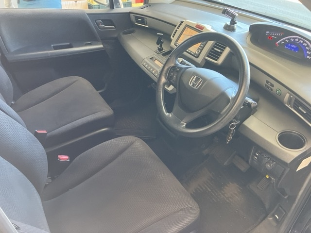 HONDA FREED 2010