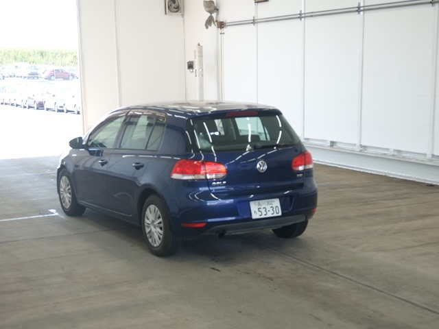 VOLKSWAGEN GOLF 2010
