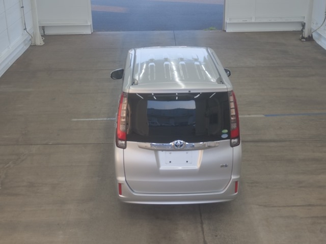 TOYOTA NOAH 2014