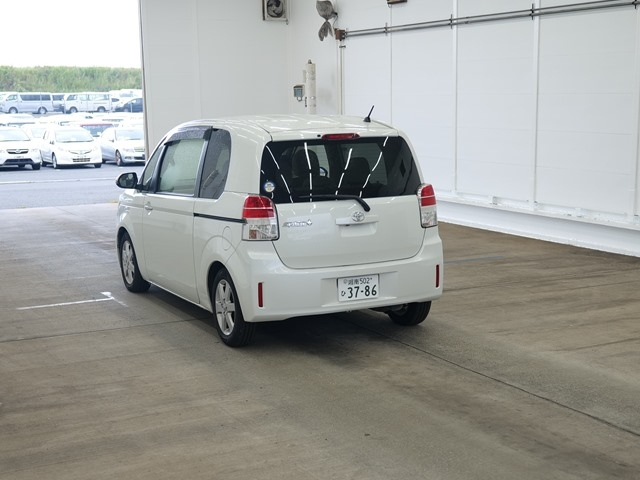 TOYOTA SPADE 2017