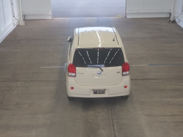 TOYOTA PORTE 2012
