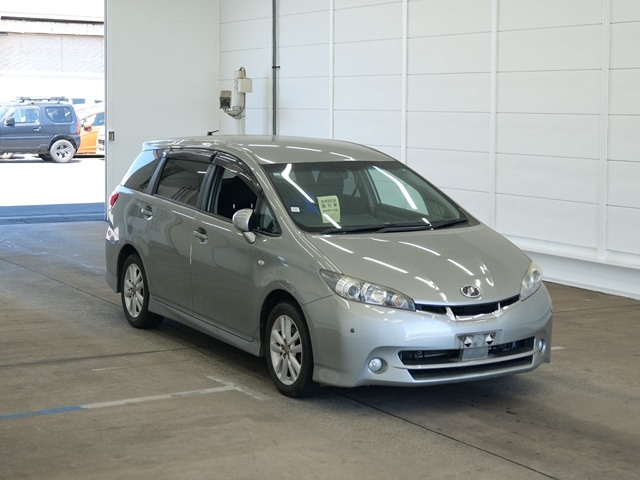 TOYOTA WISH 2009