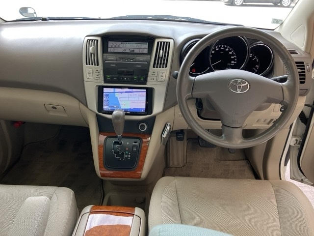 TOYOTA HARRIER 2008