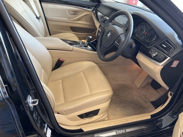 BMW 5 SERIES 2012