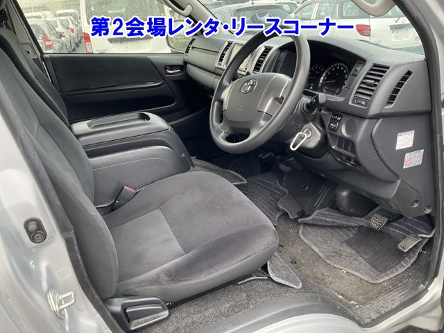 TOYOTA HIACE VAN 2016