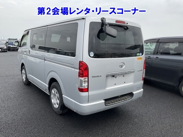 TOYOTA HIACE VAN 2016