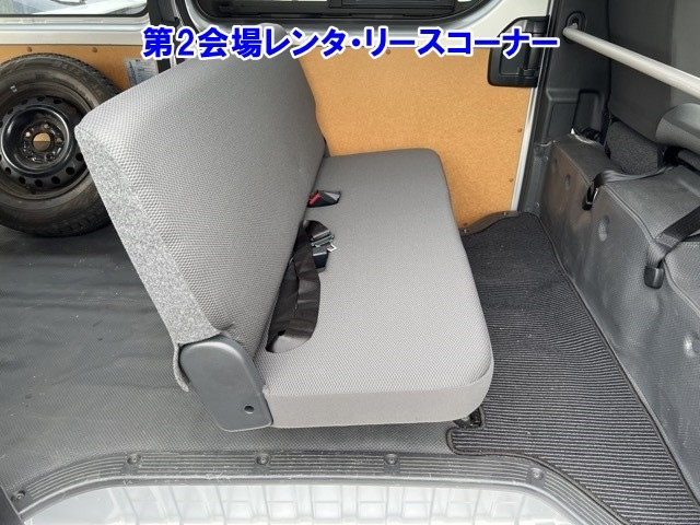 TOYOTA HIACE VAN 2020