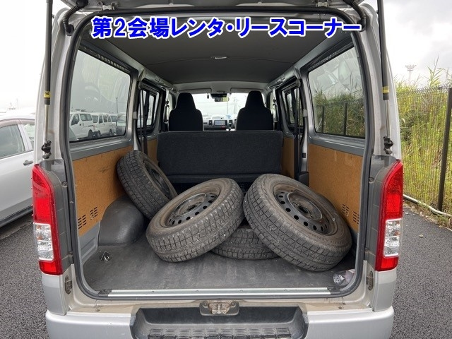 TOYOTA HIACE VAN 2020