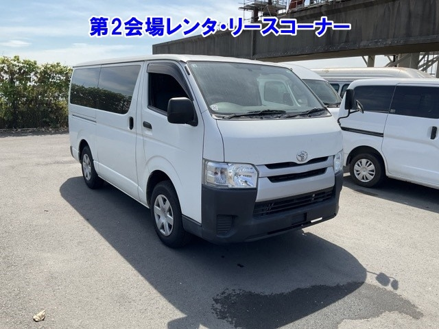 TOYOTA HIACE VAN 2017