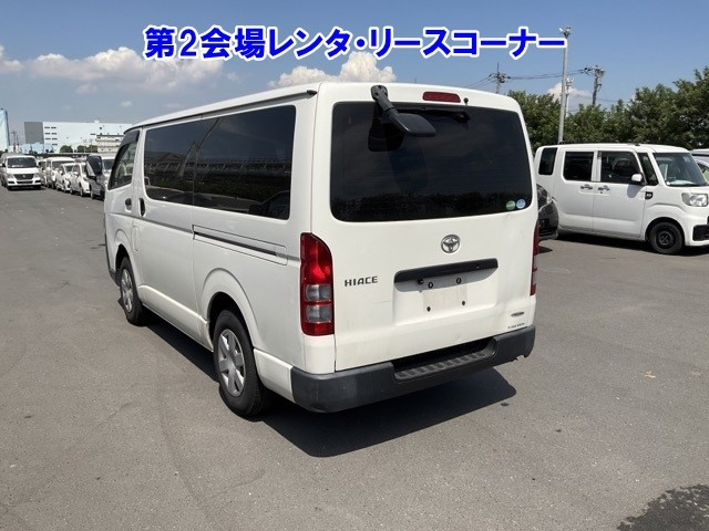 TOYOTA HIACE VAN 2017