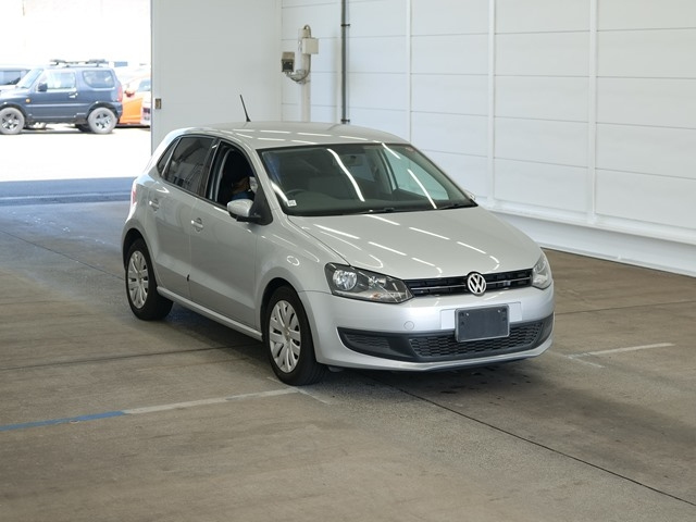 VOLKSWAGEN POLO 2013