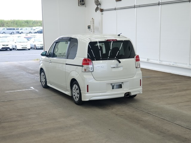 TOYOTA SPADE 2013