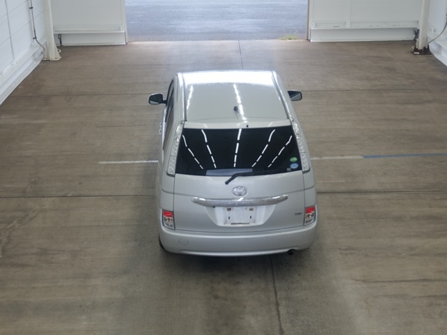TOYOTA ISIS 2012