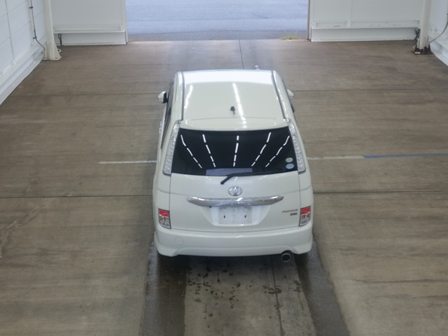 TOYOTA ISIS 2012