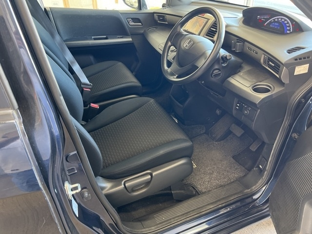 HONDA FREED 2010
