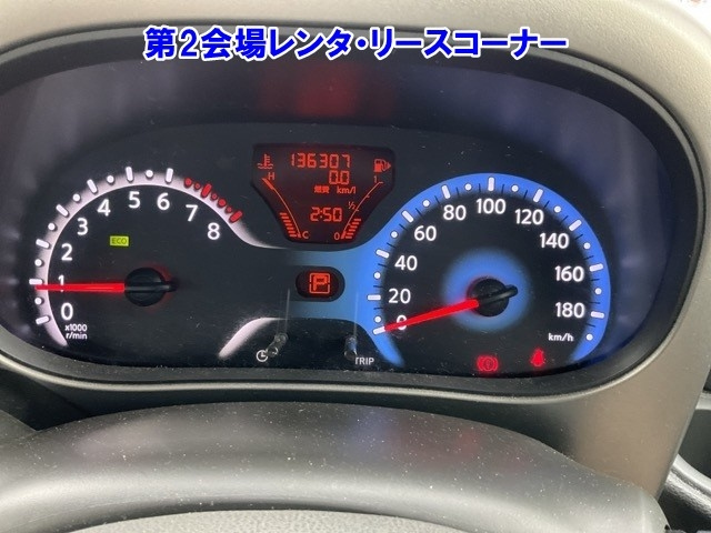 NISSAN CUBE 2012