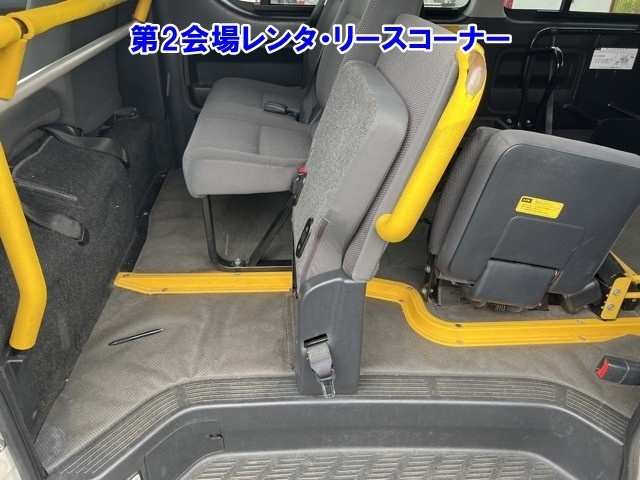 TOYOTA HIACE VAN 2011