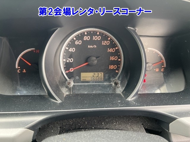 TOYOTA HIACE VAN 2011