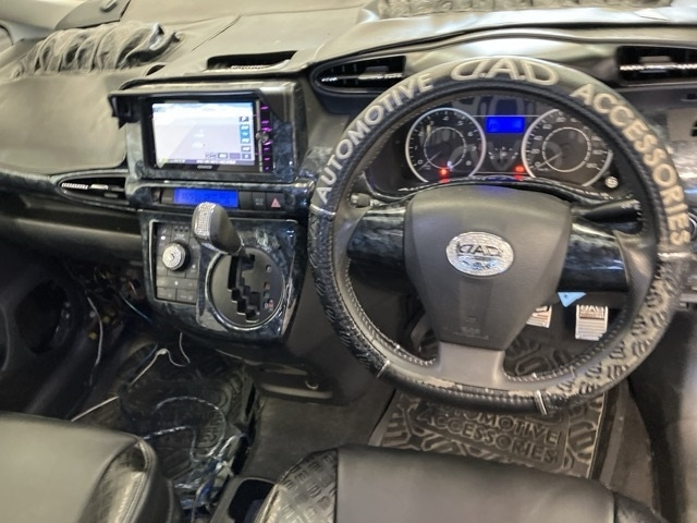 TOYOTA WISH 2010