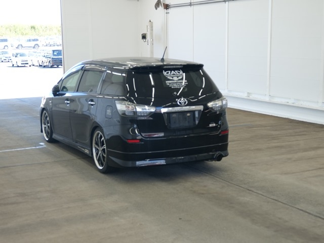 TOYOTA WISH 2010
