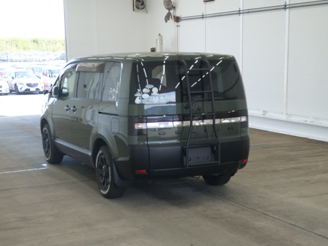 MITSUBISHI DELICA D5 2013