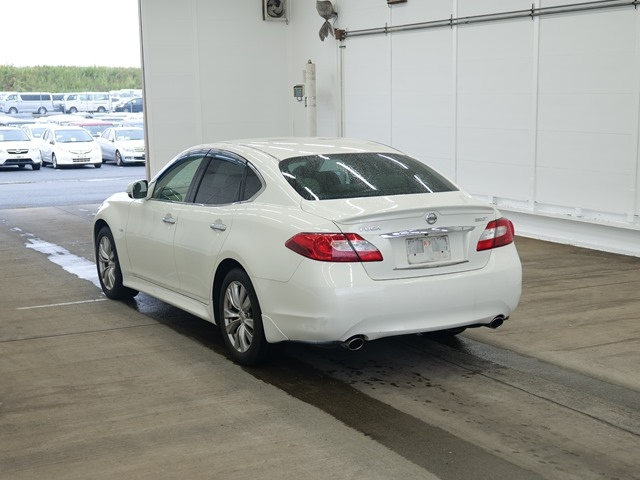 NISSAN FUGA 2013