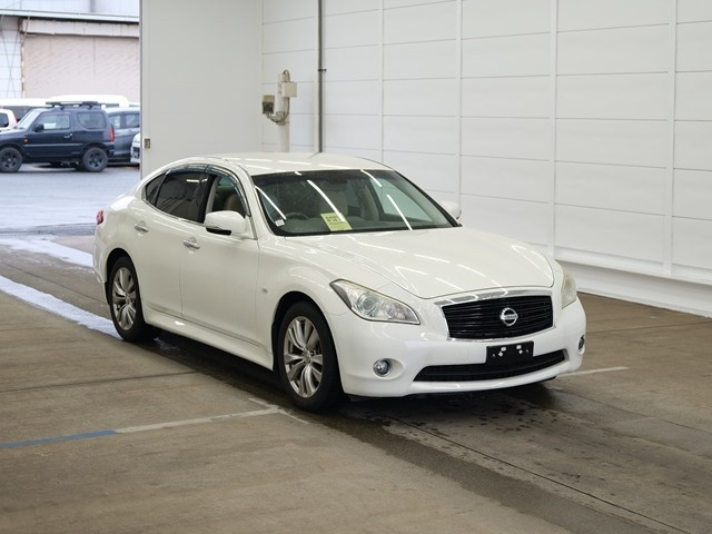 NISSAN FUGA 2013