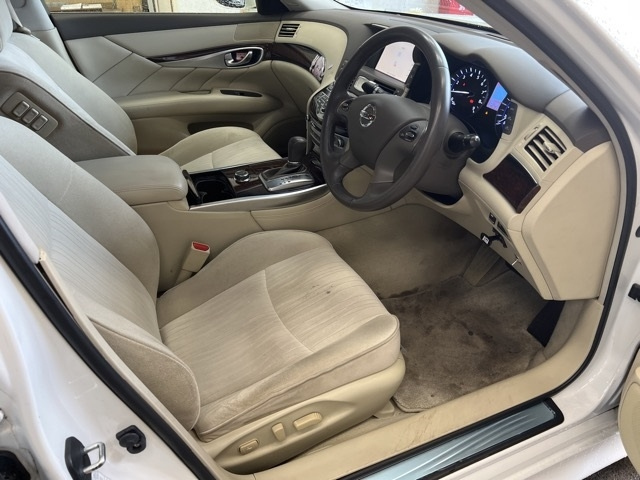 NISSAN FUGA 2013