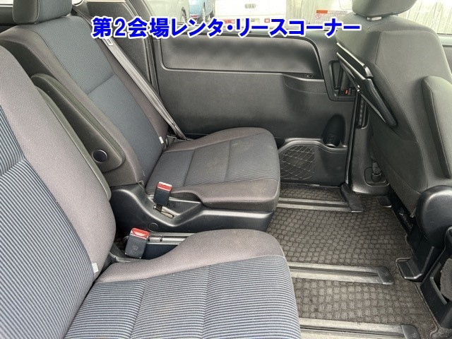TOYOTA NOAH 2018