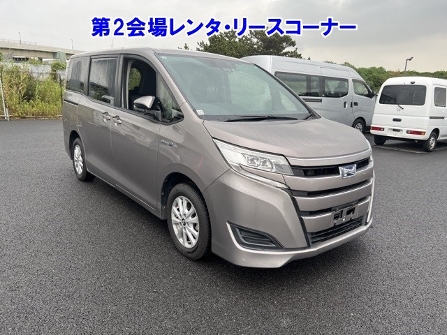 TOYOTA NOAH 2018
