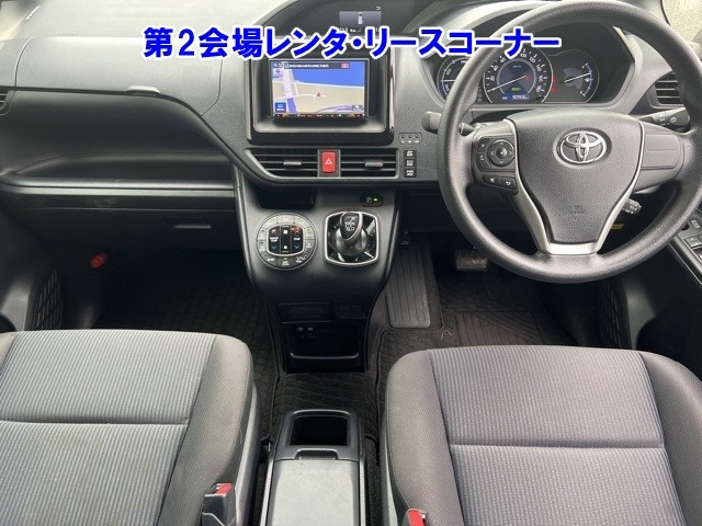 TOYOTA NOAH 2018