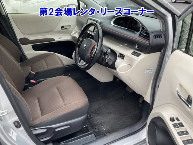 TOYOTA SIENTA 2018