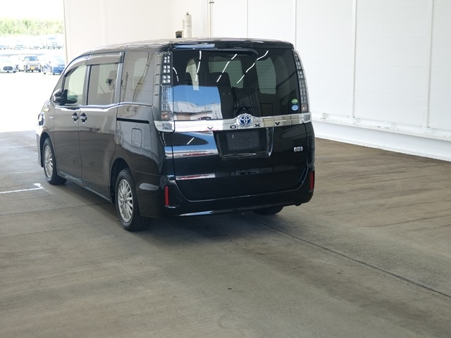 TOYOTA VOXY 2015