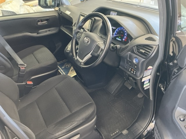 TOYOTA VOXY 2015