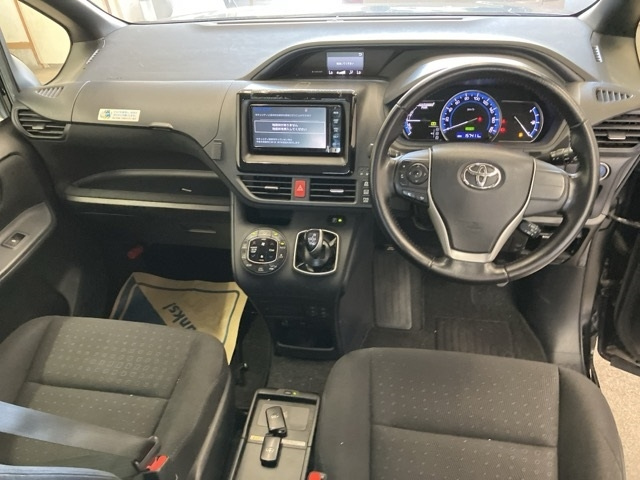 TOYOTA VOXY 2015