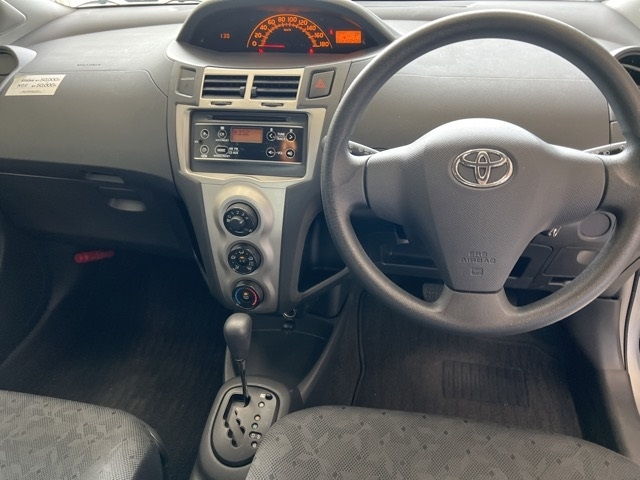 TOYOTA VITZ 2009